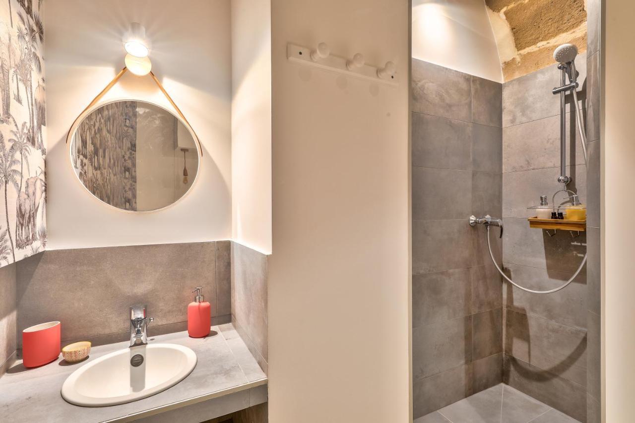 New Stunning 4 Bdrs Apt, With Ac - Le Marais Париж Екстериор снимка